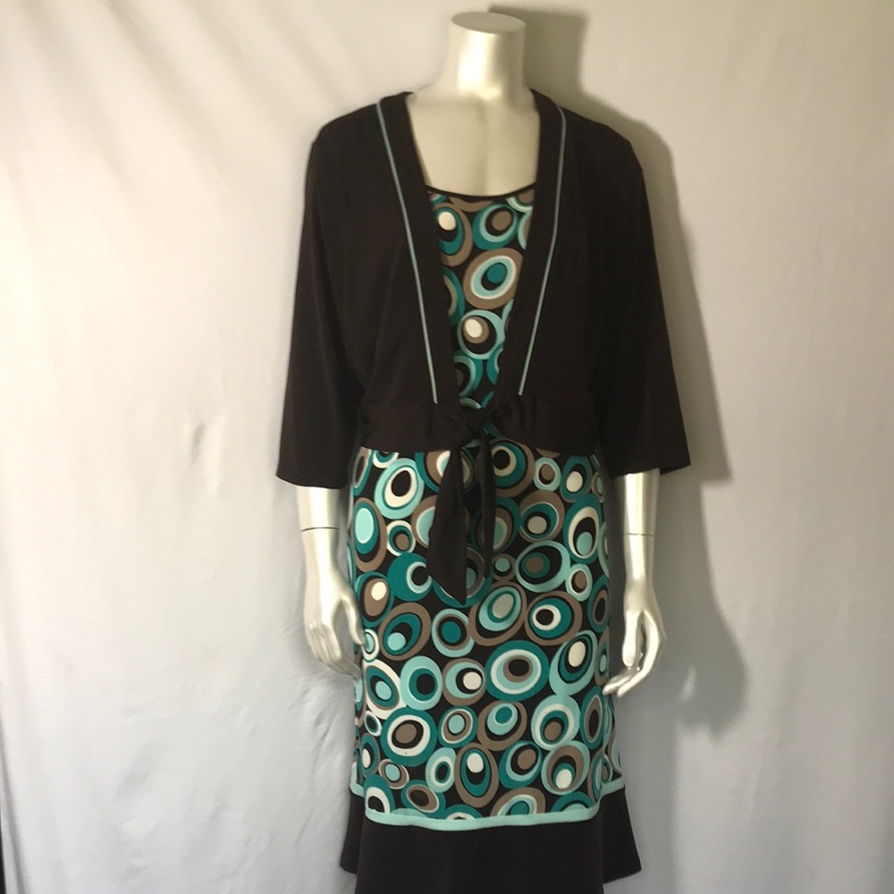 Retro Inspired Dress With Detachable Jacket